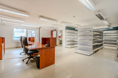 Prodej objektu k podnikání a bydlení, ulice Přátelství Praha 10 Uhřiněves