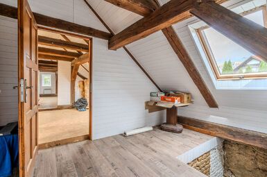 Prodej objektu k podnikání a bydlení, ulice Přátelství Praha 10 Uhřiněves