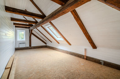 Prodej objektu k podnikání a bydlení, ulice Přátelství Praha 10 Uhřiněves