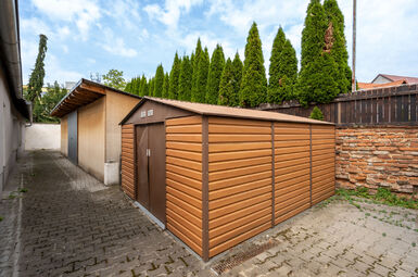 Prodej objektu k podnikání a bydlení, ulice Přátelství Praha 10 Uhřiněves