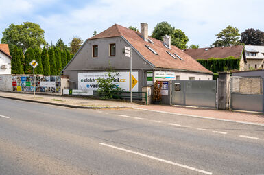 Prodej objektu k podnikání a bydlení, ulice Přátelství Praha 10 Uhřiněves
