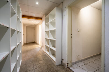 Prodej objektu k podnikání a bydlení, ulice Přátelství Praha 10 Uhřiněves