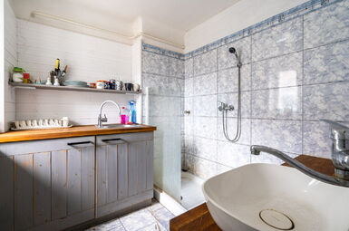 Prodej objektu k podnikání a bydlení, ulice Přátelství Praha 10 Uhřiněves