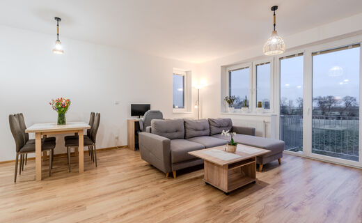 Fotografie nemovitosti - Prodej nového bytu 2+kk (63,8 m&sup2;) s balkonem a parkovacím stáním &ndash; Cerhenice, projekt U Cukrovaru